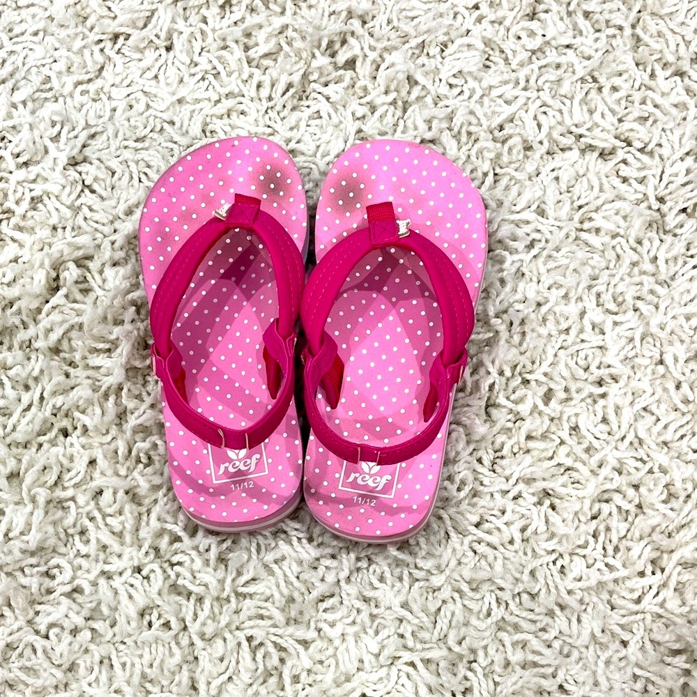 Reef Kids Pink and White Polka Dot Sandals